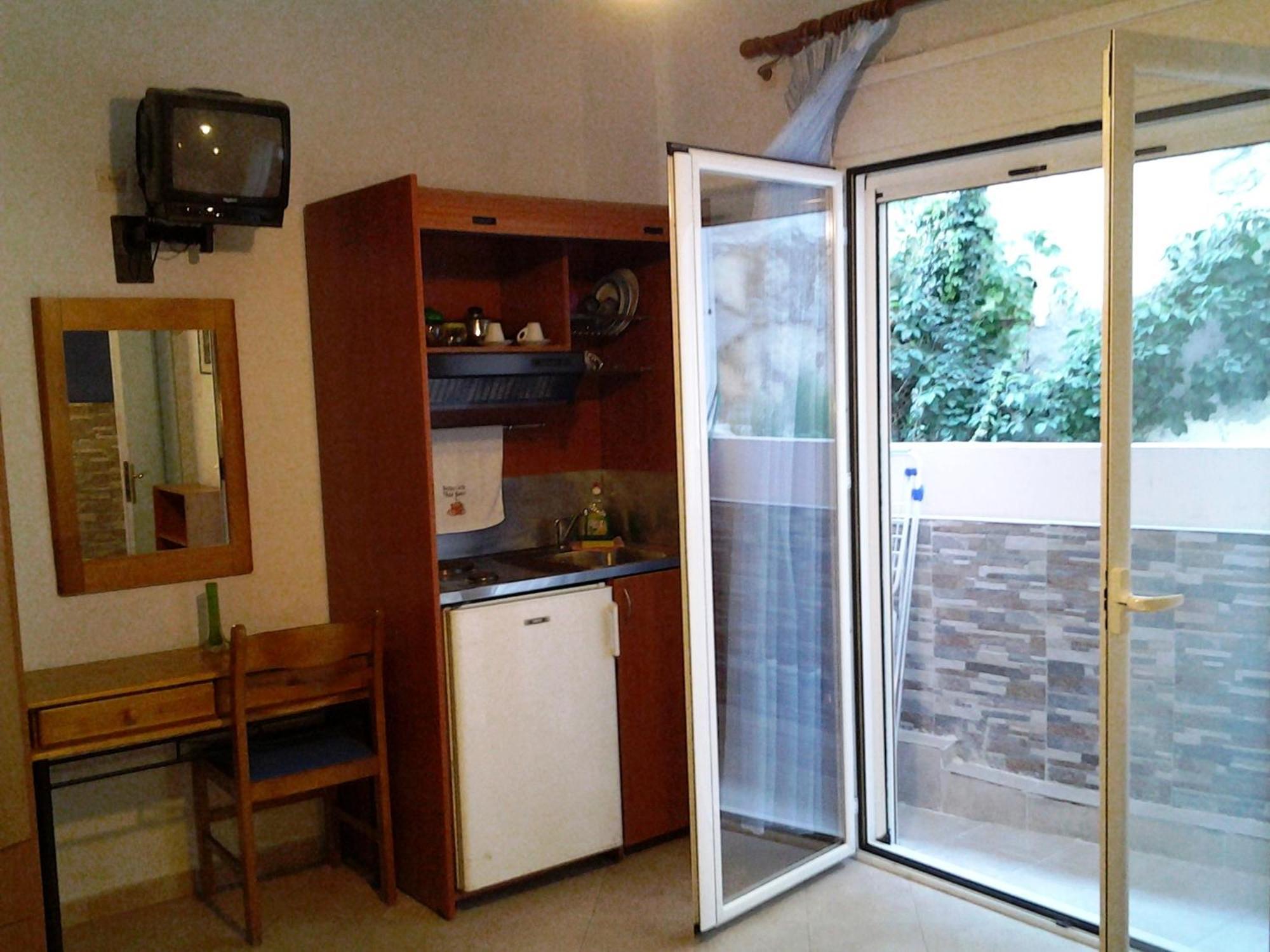 Apergis Rooms Ermúpoli Szoba fotó
