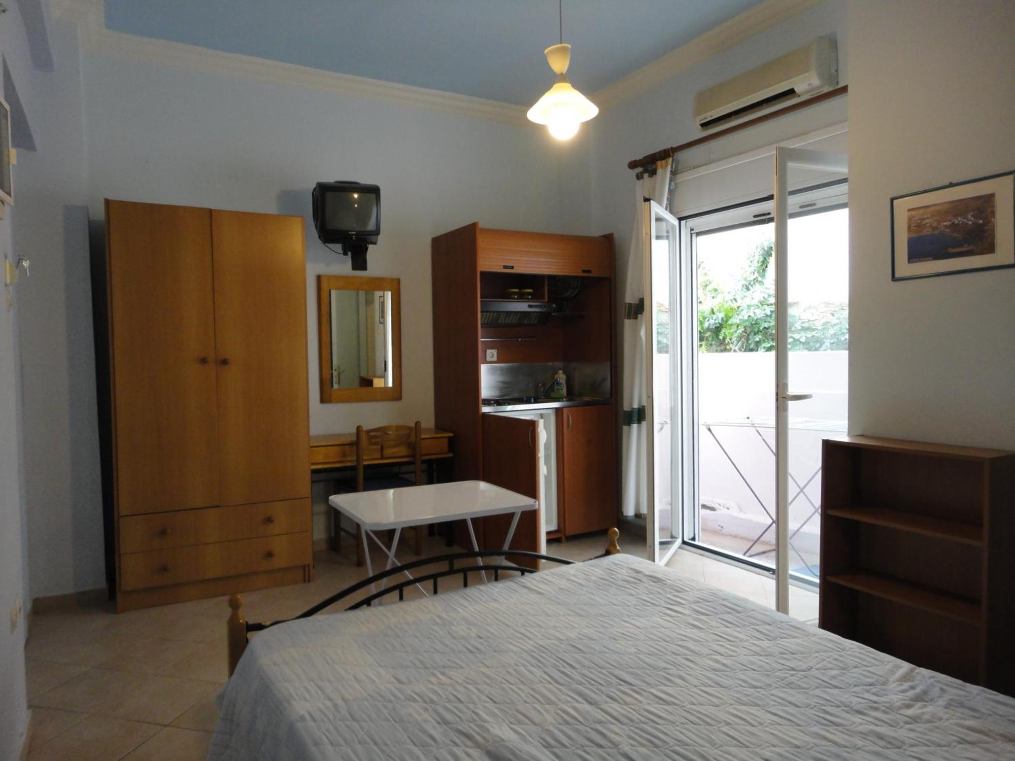 Apergis Rooms Ermúpoli Szoba fotó