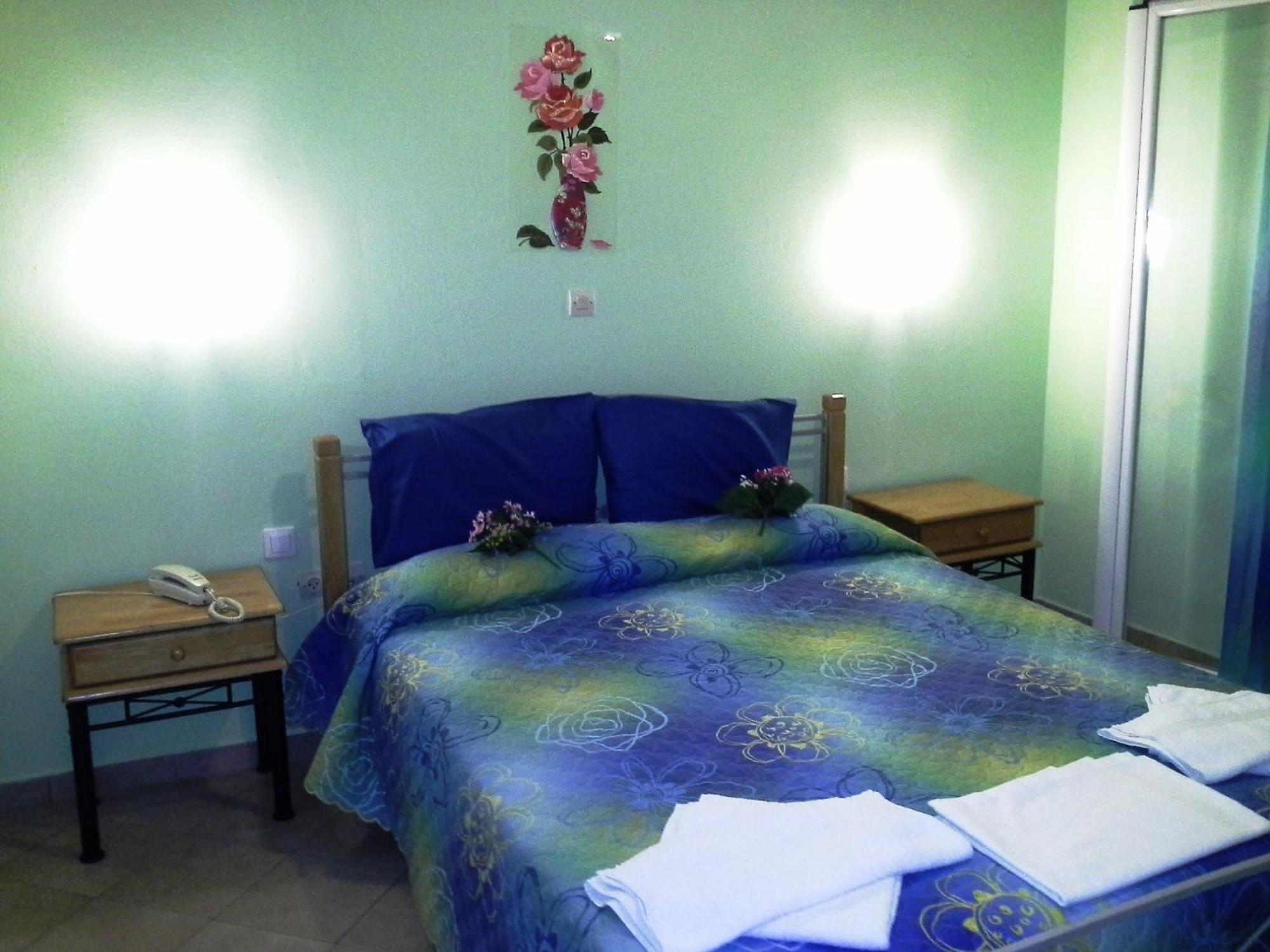 Apergis Rooms Ermúpoli Szoba fotó